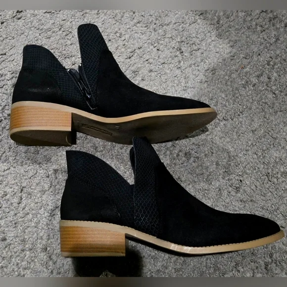 American Eagle Booties - Picture 1 of 5